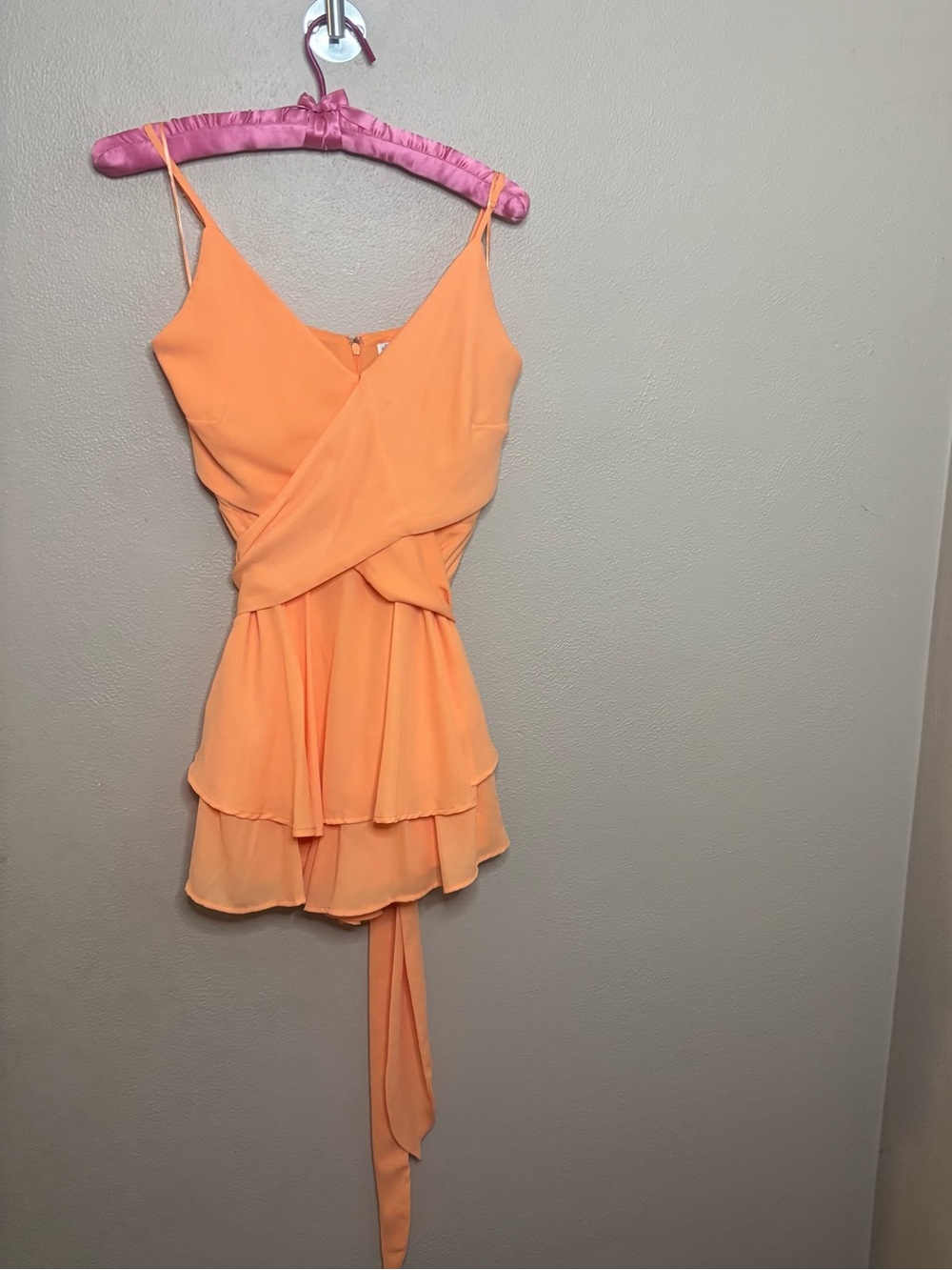 Francesca’s Celine Rain Peach Layered Romper Medium Faux Wrap Chiffon Tie Waist